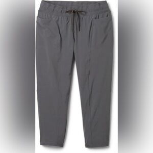 Leonora Prana athletic capri pants size M
Small pull on leg see photos.